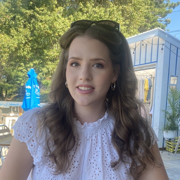 Meet your Posher, Micaela - Picture 1 of 1